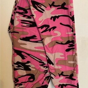 LOT OF 4 LEGGINGS 4 Pair of One Size/L Pink Green Camo Black White Pattern Deal